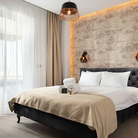 Kanopian Penthouse Apartment *