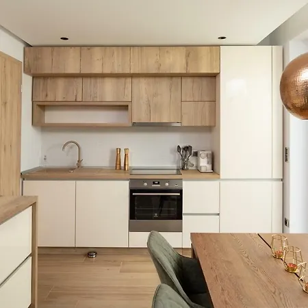 Kanopian Penthouse Apartment